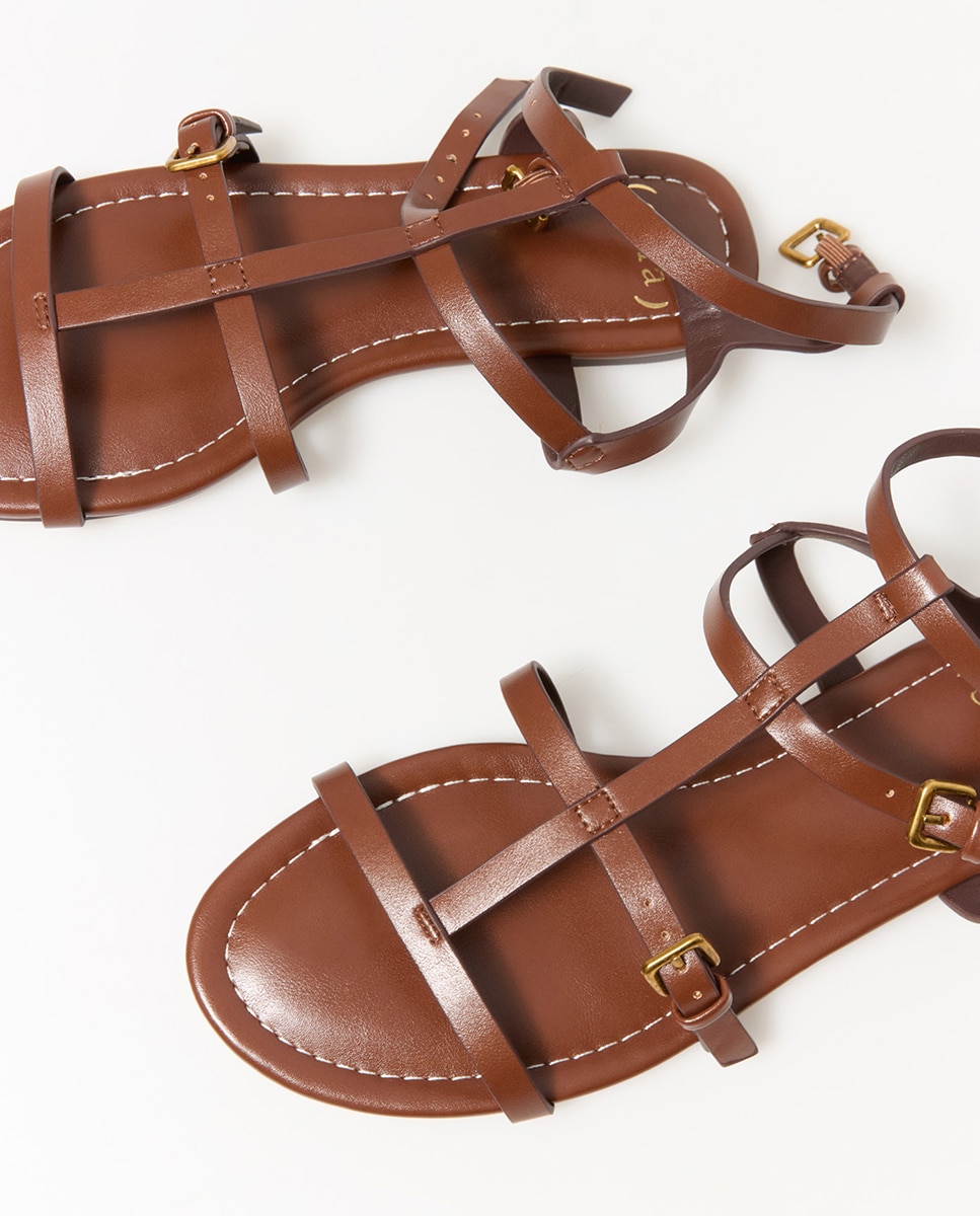 Imagem 0 de Sandálias com Tiras com Fivelas