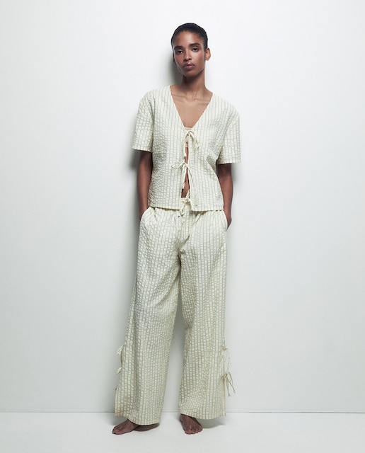 Imagem 0 de Pijama com Aba