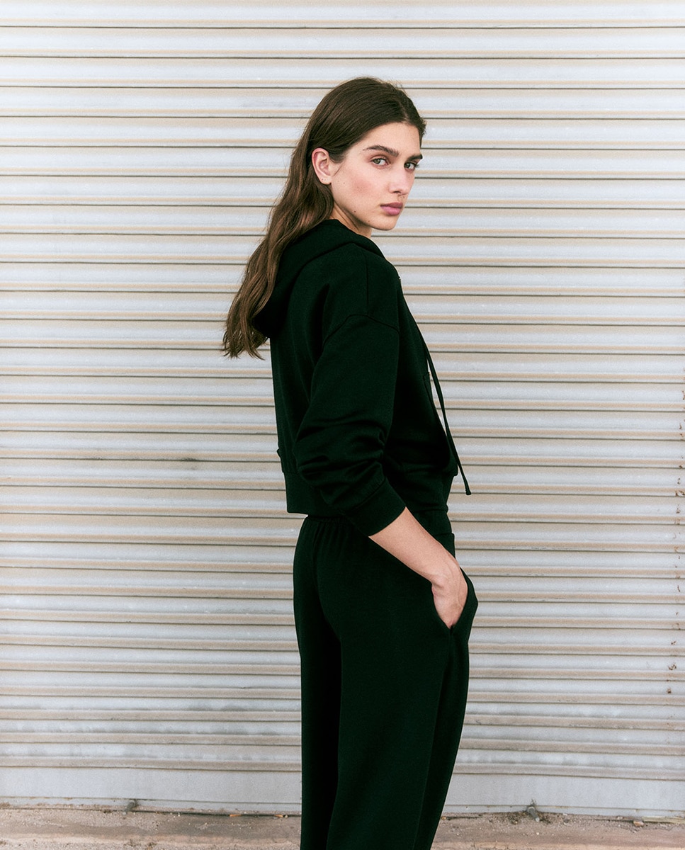 Sweatshirt com capuz Preto-2