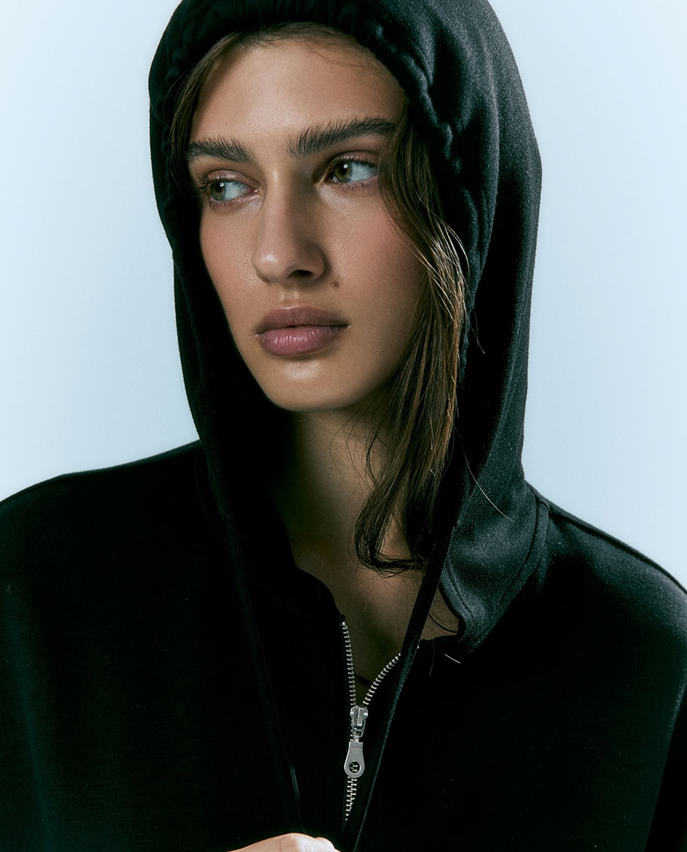 Sweatshirt com capuz Preto-6
