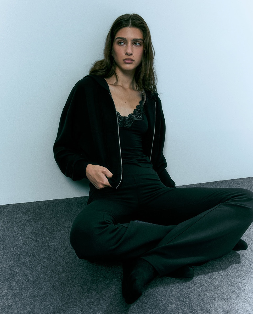 Sweatshirt com capuz Preto-9