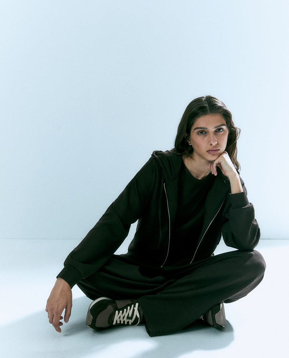 Sweatshirt com capuz Chocolate-8