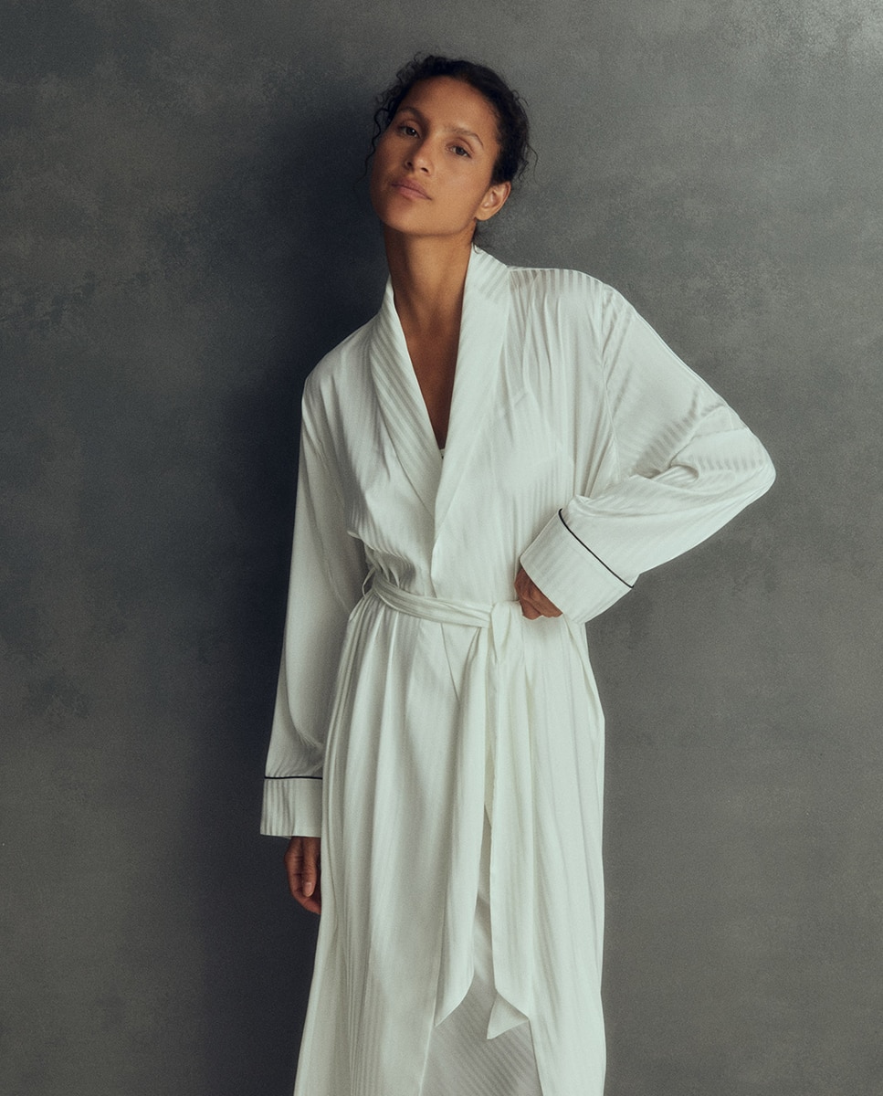 Robe Acetinado às Riscas 130 Marfim-2