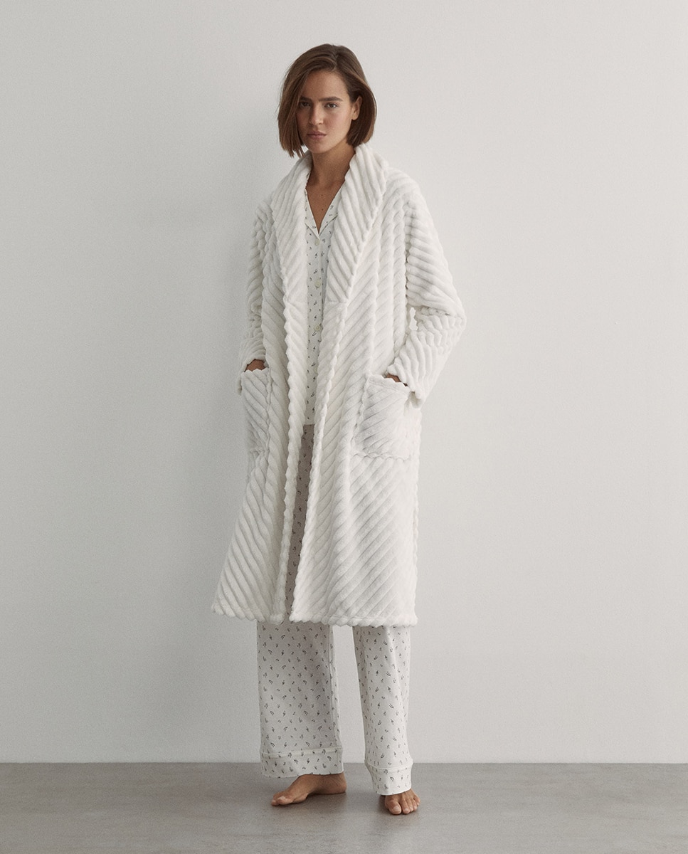 Robe Básico com Forro Polar e Textura 130 Marfim-2