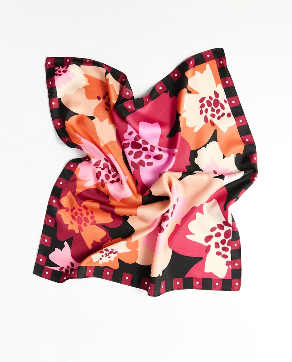 Conjunto de Bandanas com Estampado Floral Preto-4
