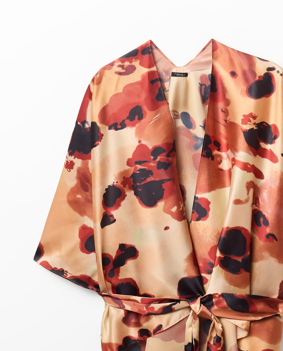 Kimono Acetinado com Estampado Floral 660 Laranja-2
