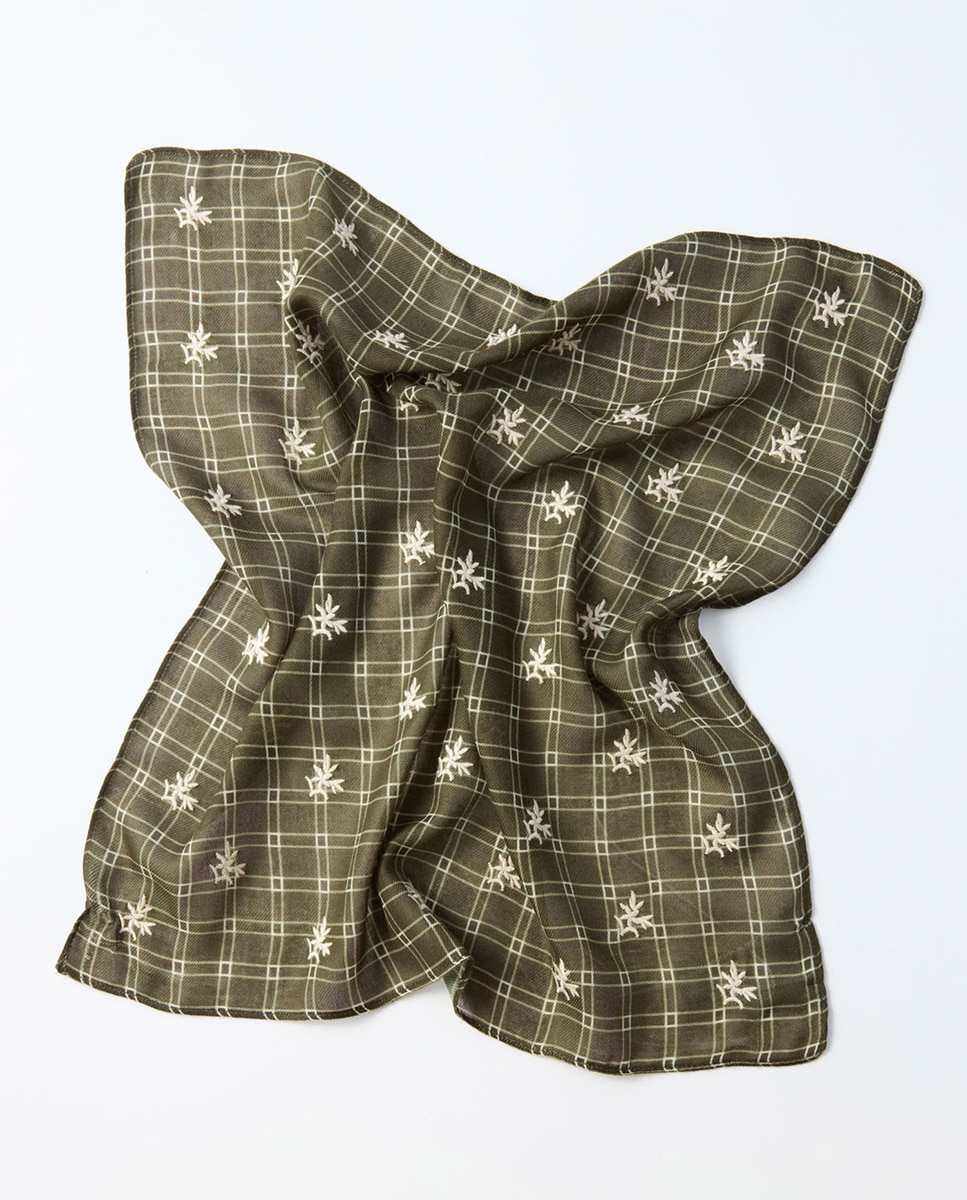 Conjunto de Bandanas Bordadas 520 Caqui-3