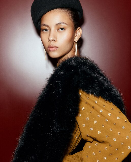 Imagen 0 de Estola larga redondeada