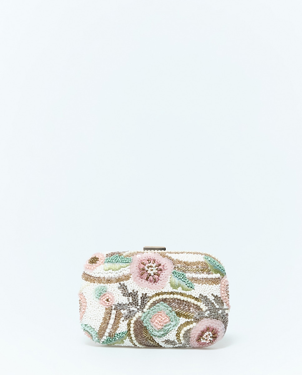 Imagem 0 de Caixa com Bordado Floral