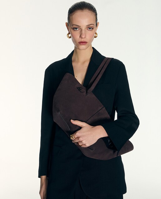 Imagen 0 de Capazo piel detalle