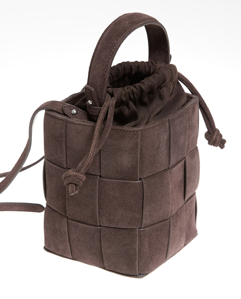 Mini Mala Bucket em Pele Entrançada Chocolate-4