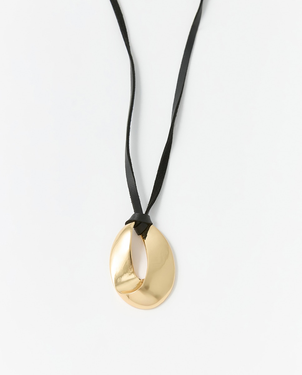 Colar com Argola de Couro Ouro-2