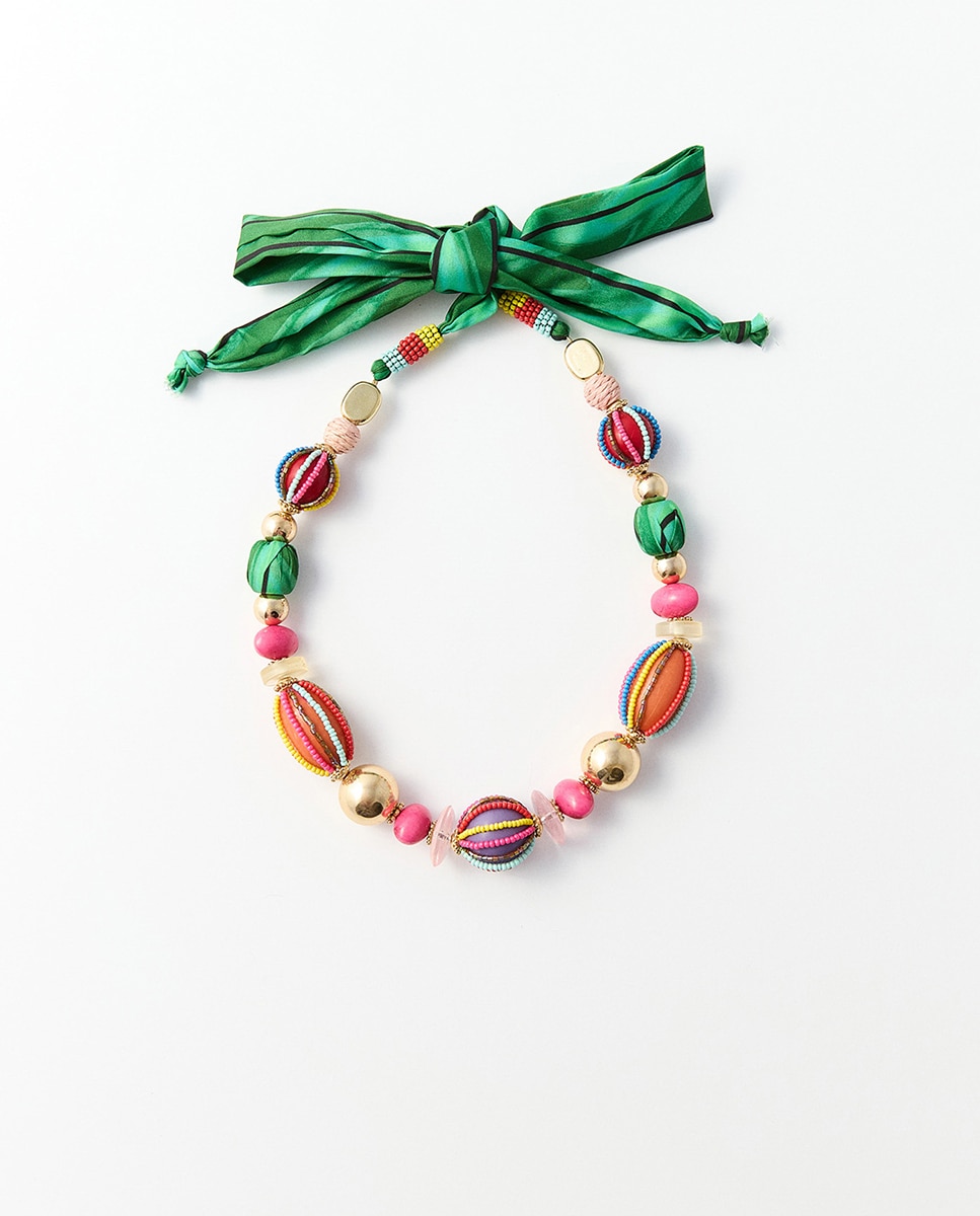 Imagem 0 de Colar com Bolas de Algodão