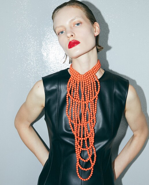 Imagem 0 de Gargantilha com Bolinhas