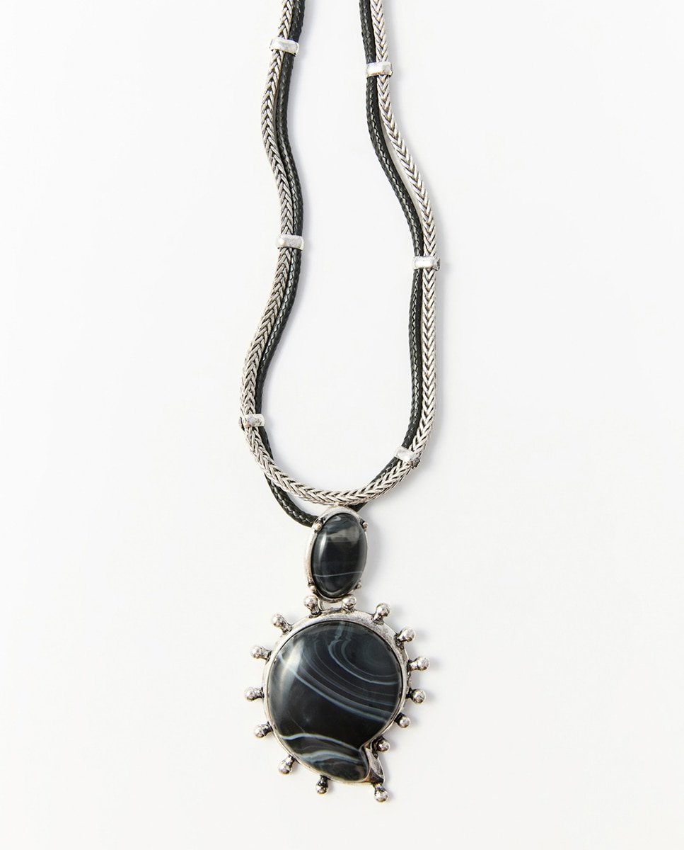 Gargantilha Multi-Dobras com Pendente Preto-2