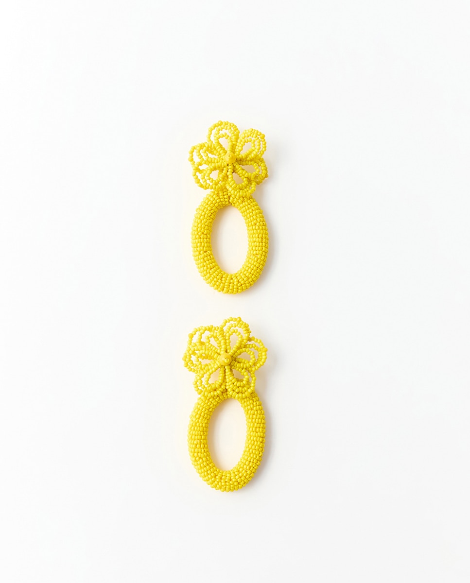 Imagem 0 de Brincos de Argola com Flor