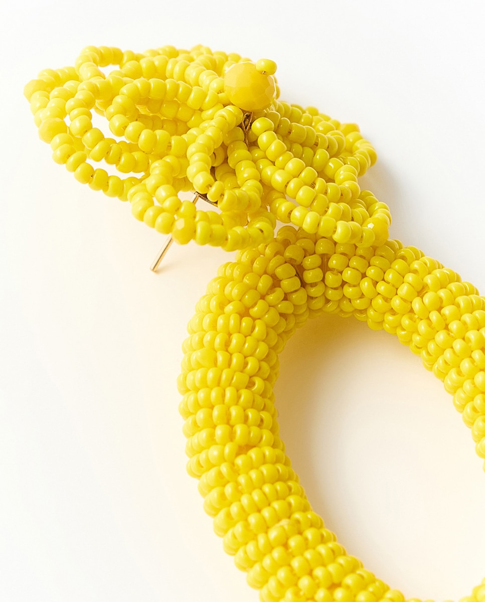 Brincos de Argola com Flor Amarelo-2