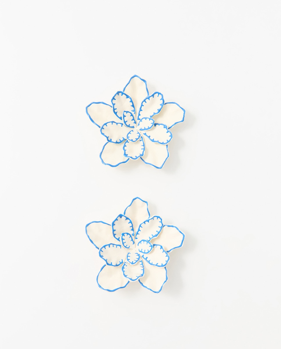 Imagem 0 de Brincos com Flor Grande