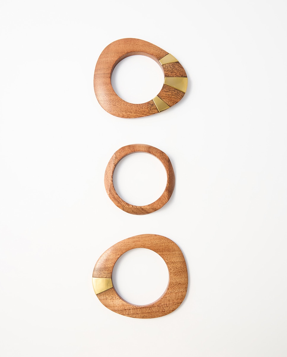 Imagem 0 de Conjunto de 3 Pulseiras de Madeira
