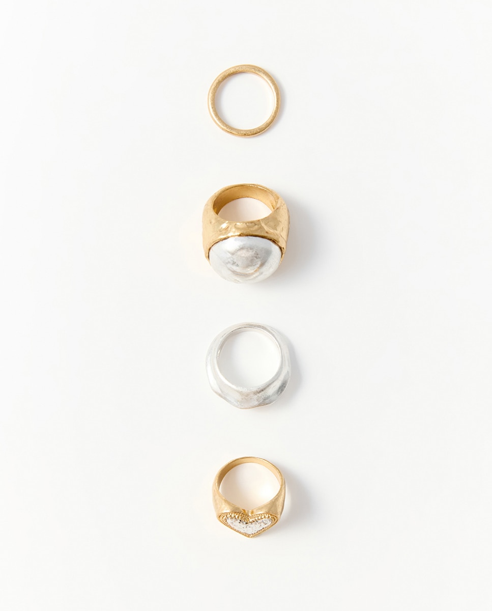 Imagen 0 de Set 4 anillos corazón