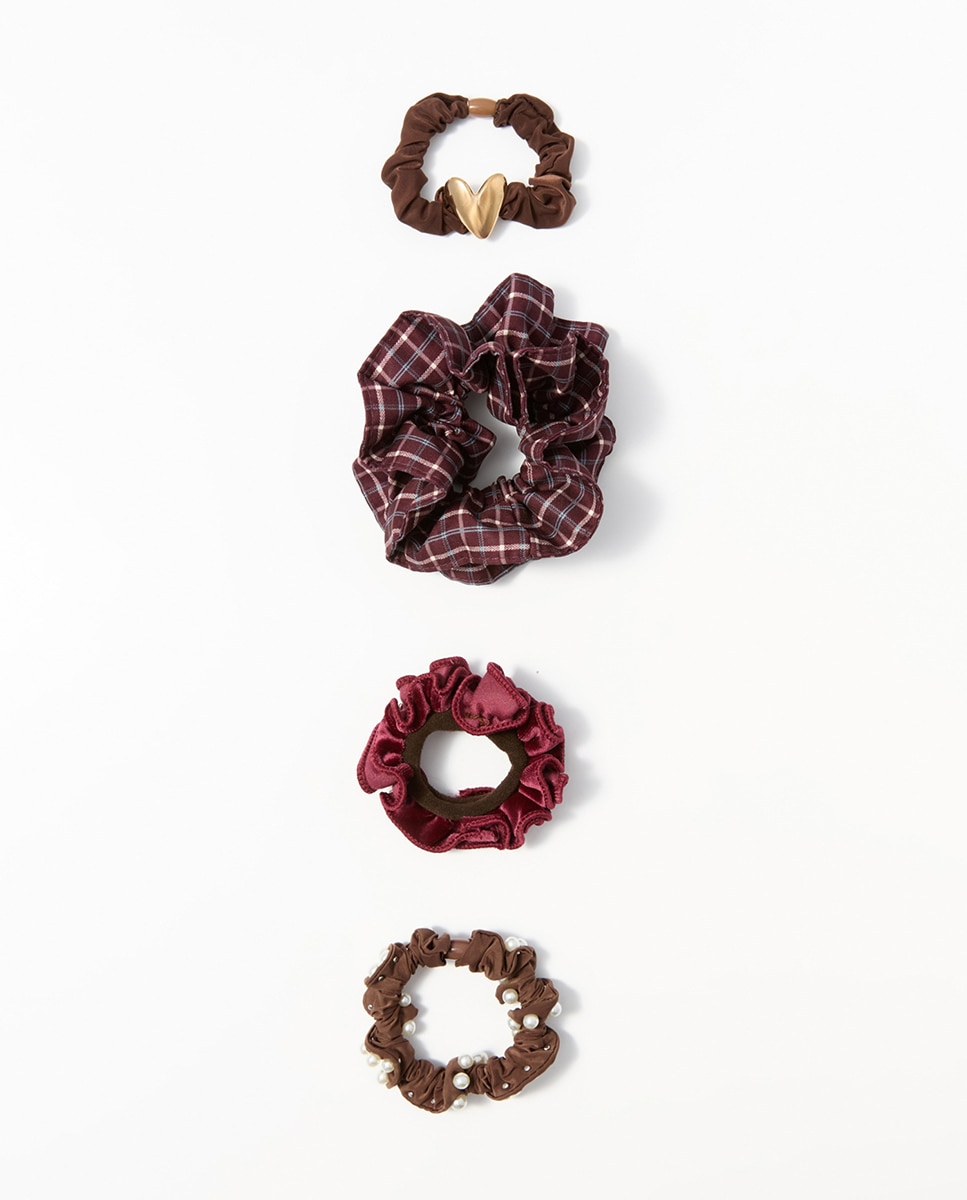Imagen 0 de Set 4 scrunchies cuadros