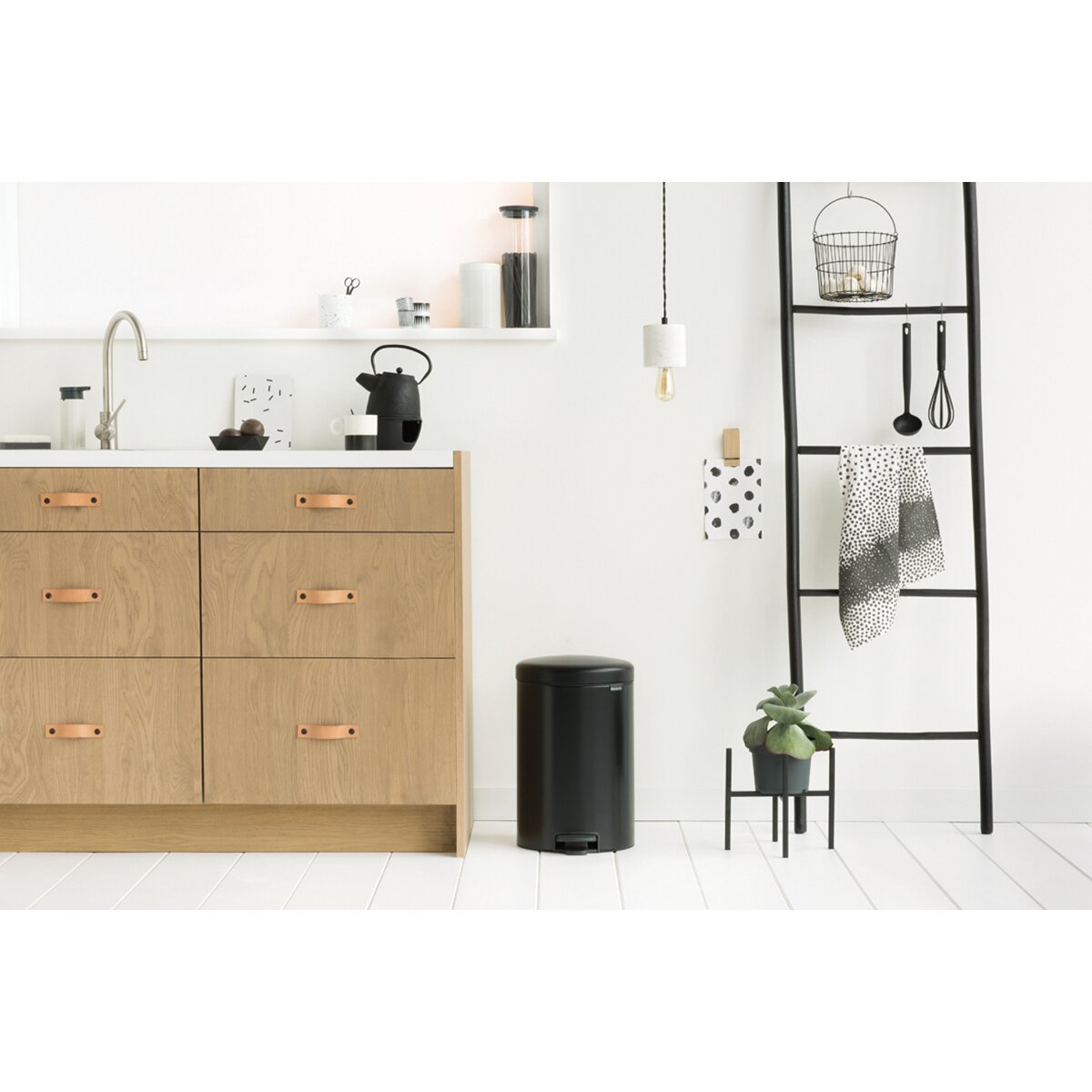 Cubo de basura con pedal NewIcon 20L Brabantia - Negro 20 litros Negro-4