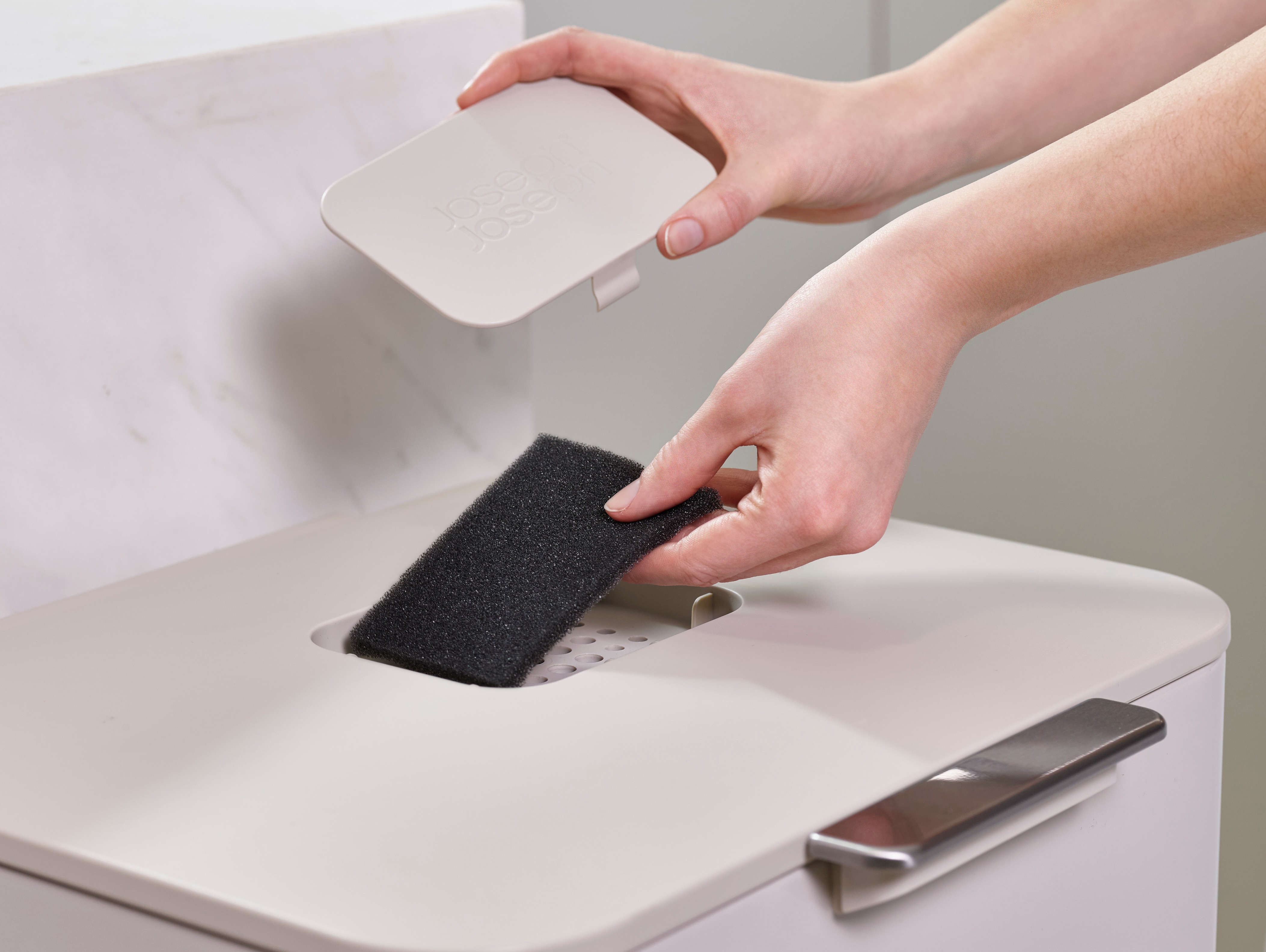 Conjunto de 2 filtros anti-odor para balde de lixo Preto-3