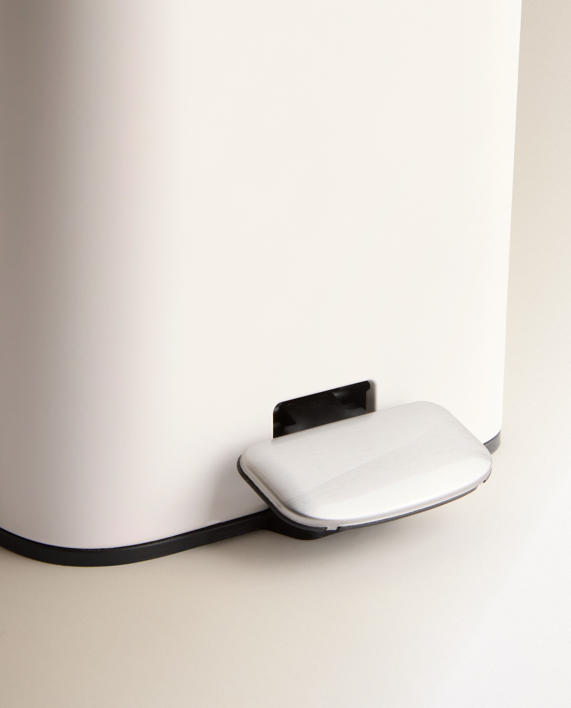 Balde do Lixo de Casa de Banho com Pedal Home Branco-3