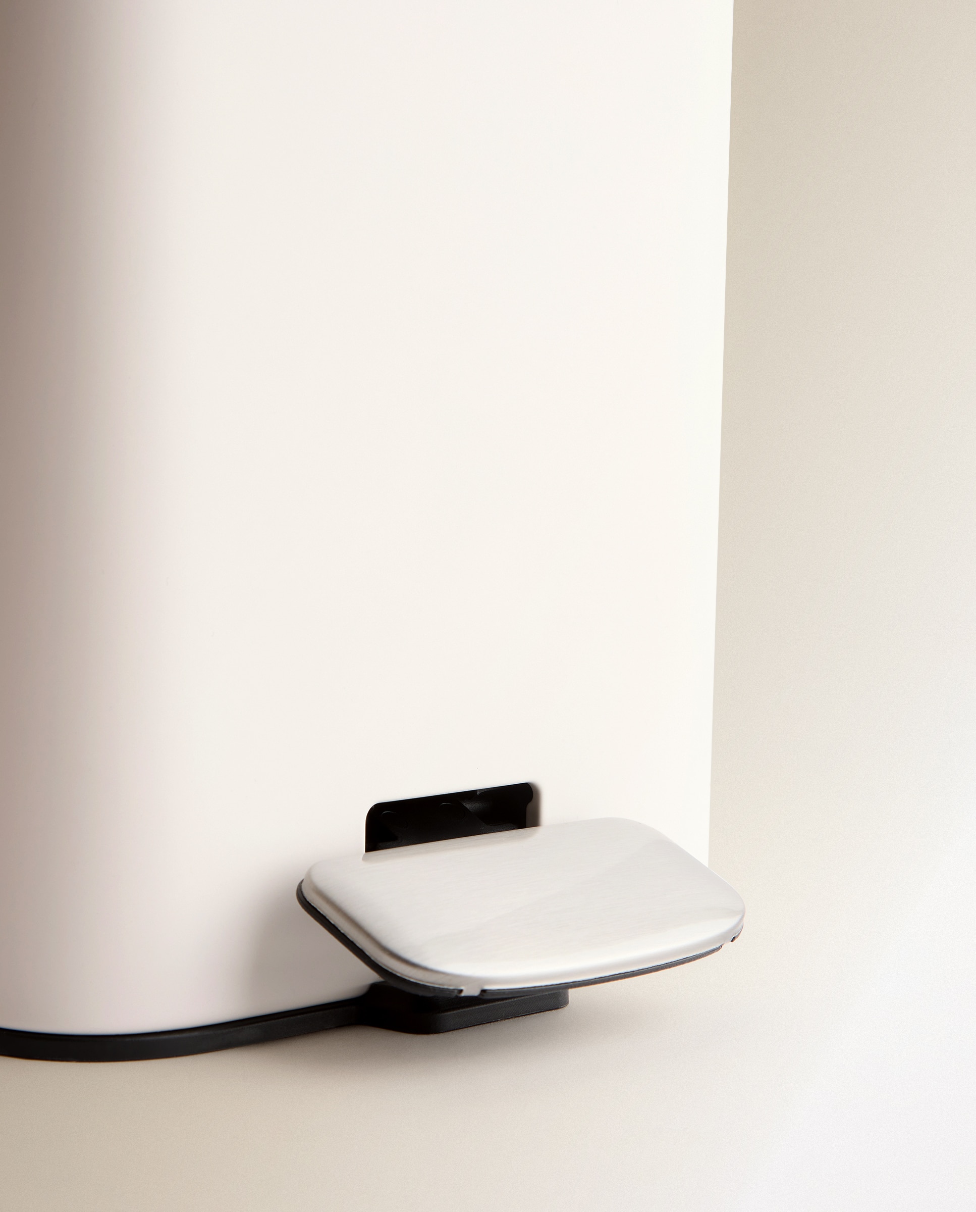 Balde do Lixo de Casa de Banho com Pedal Home Branco-3