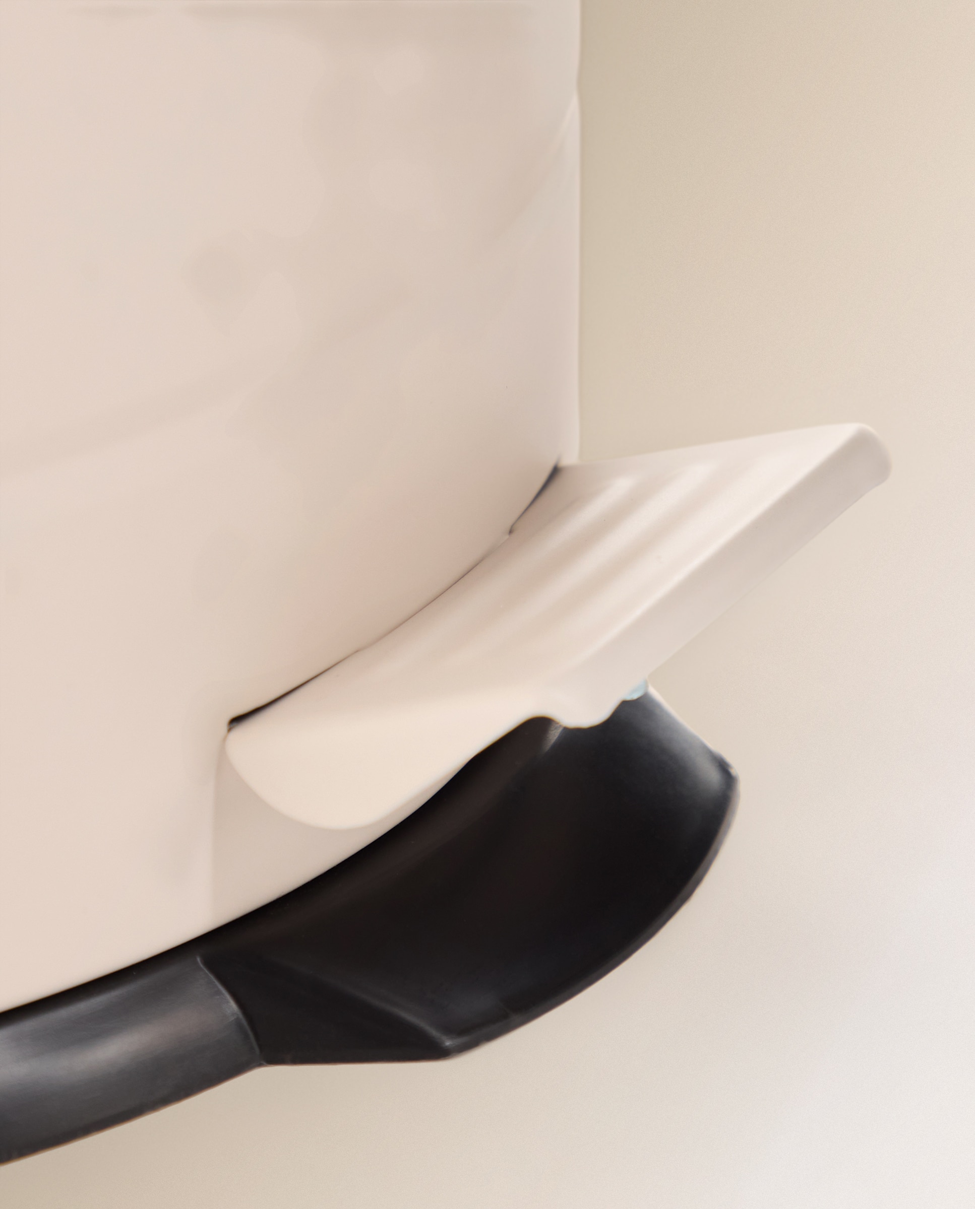 Balde do Lixo com Pedal Retro - 20 L Branco-marfim-3