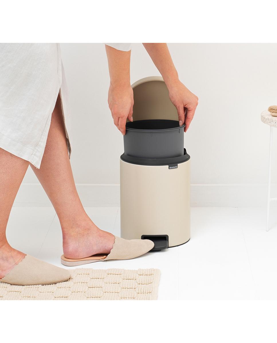 Papelera de baño con pedal NewIcon 5L Brabantia - Beige 5 litros Beige-5