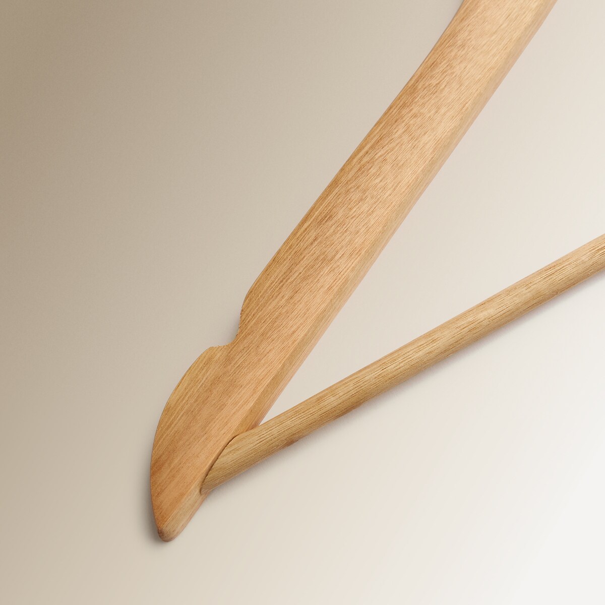 Set de 6 perchas de madera Nuestro Mejor Precio - El Corte Inglés Natural-3