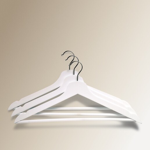 Set de 3 perchas de madera El Corte Inglés