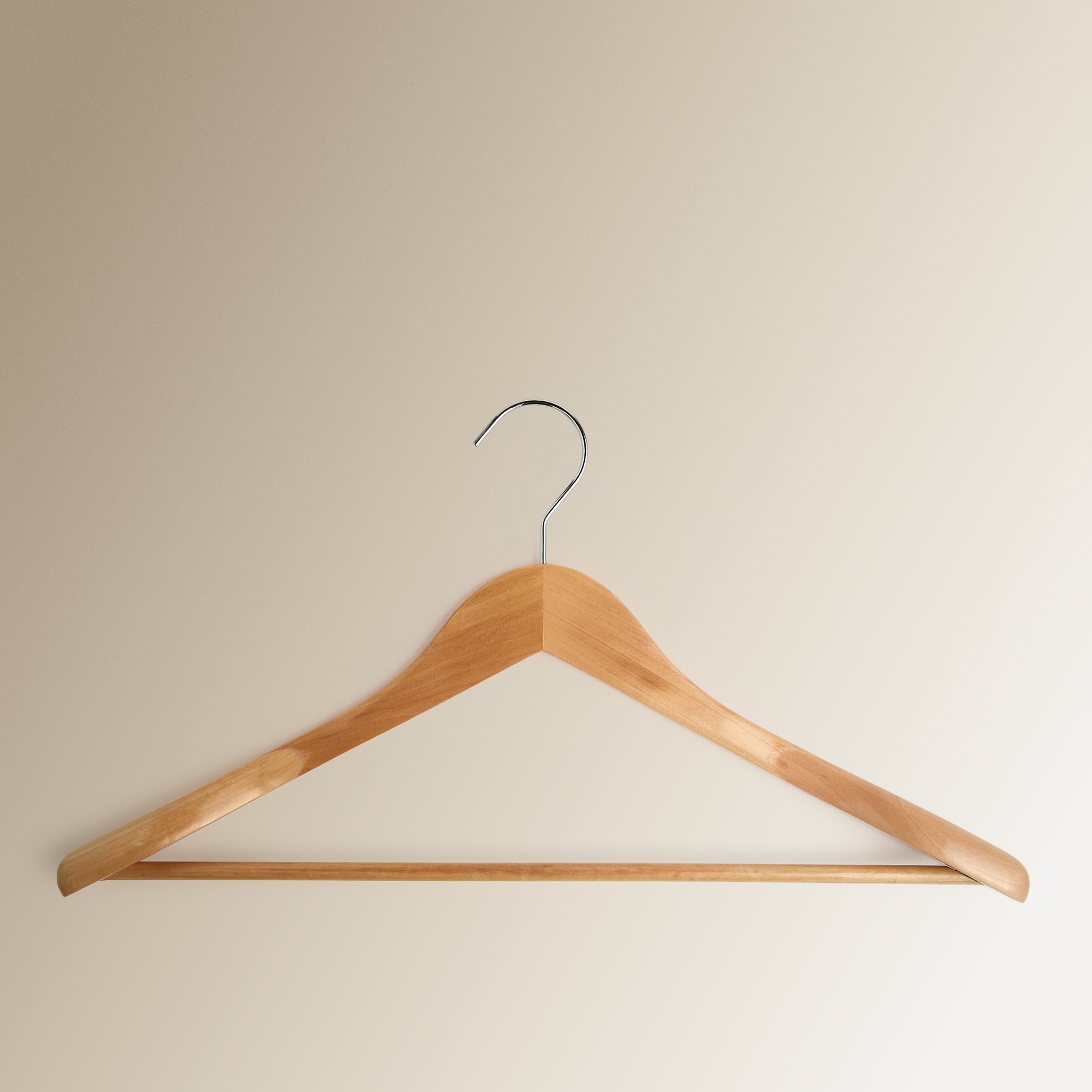 Imagen 0 de Percha de madera con hombreras El Corte Inglés