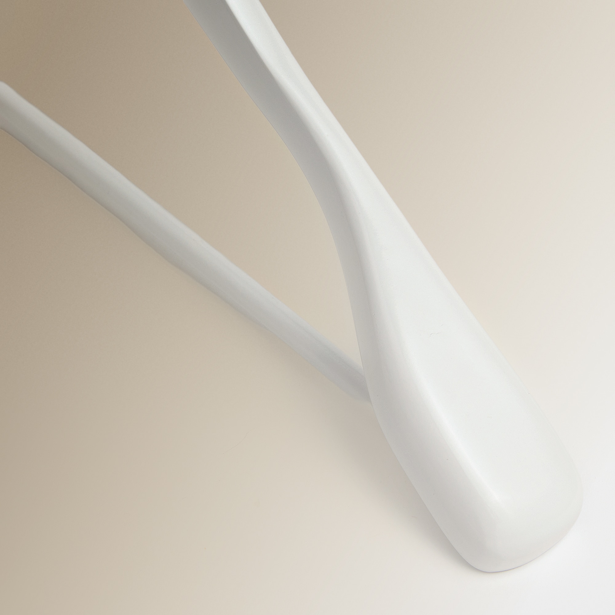 Cabide de madeira com ombreiras El Corte Inglés Branco-2