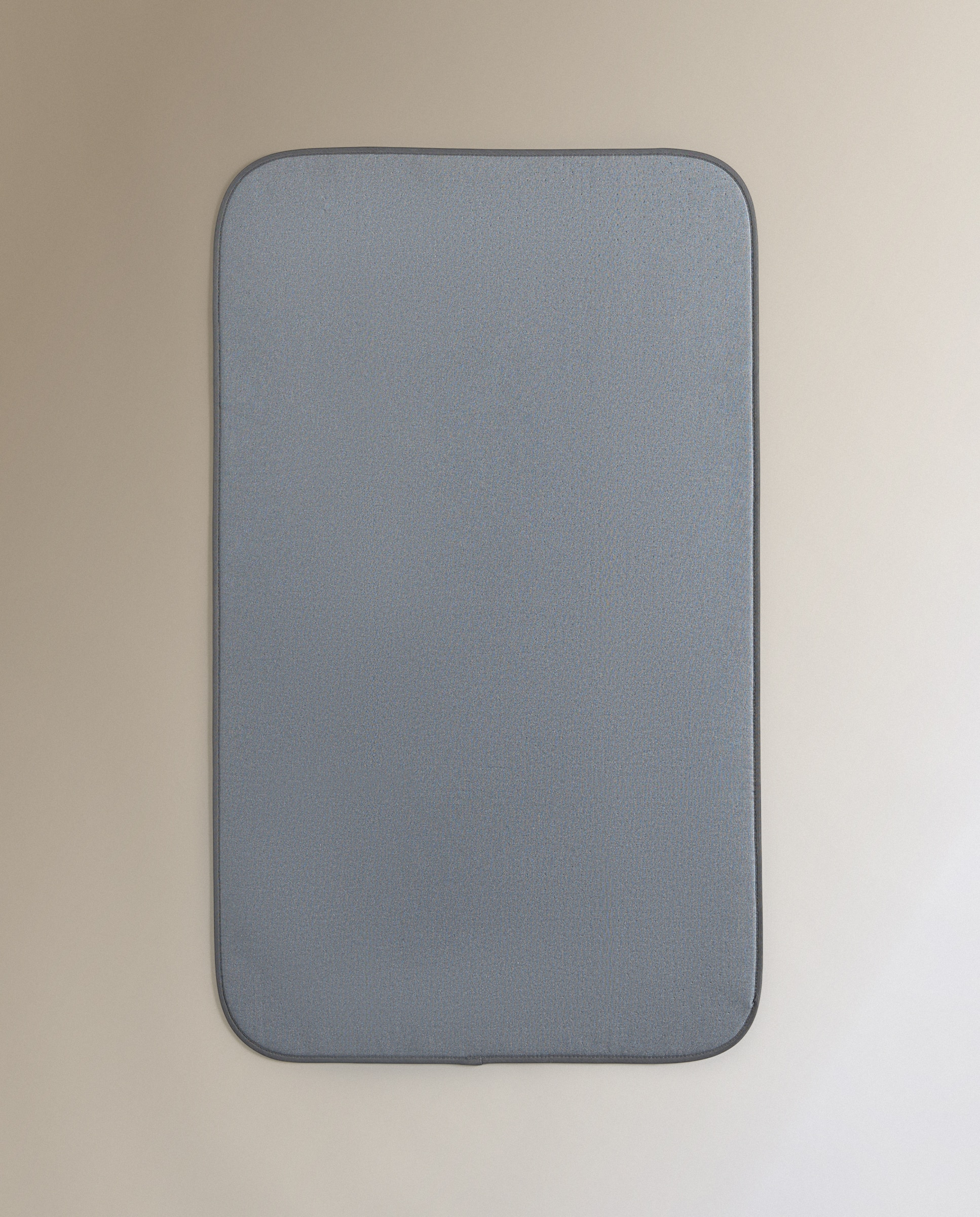 Imagem 0 de Toalha de Mesa de Microfibra para Passar a Ferro