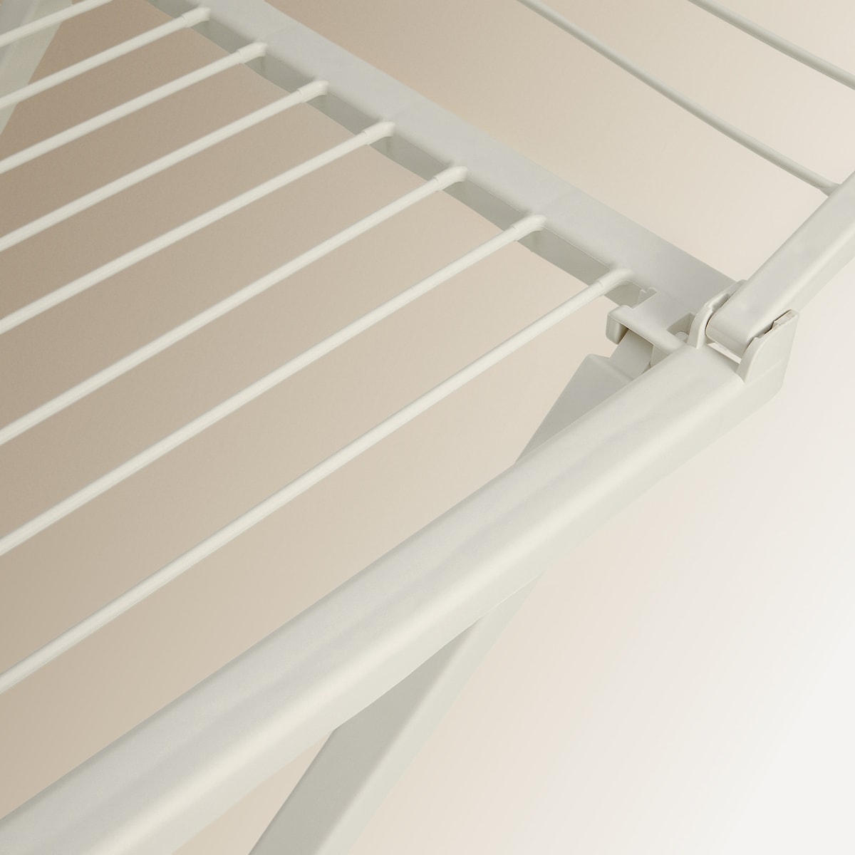 Tendedero de resina con alas El Corte Inglés Blanco-4