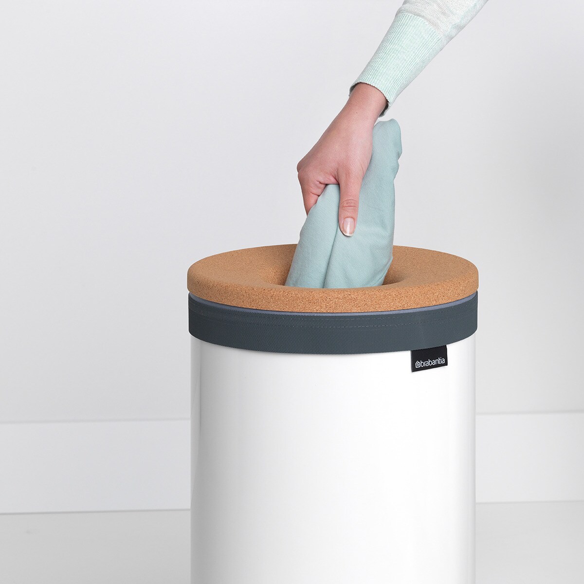 Cesta da roupa de 35 l com tampa de cortiça Linn Brabantia Branco-2