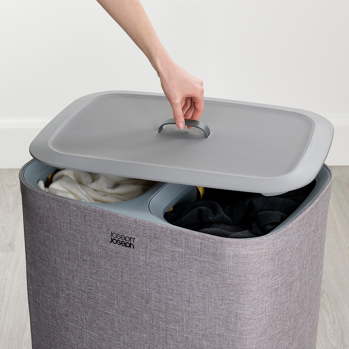 Imagen 5 de Cesto de ropa con separador Total Joseph Joseph - Gris 90 litros Gris