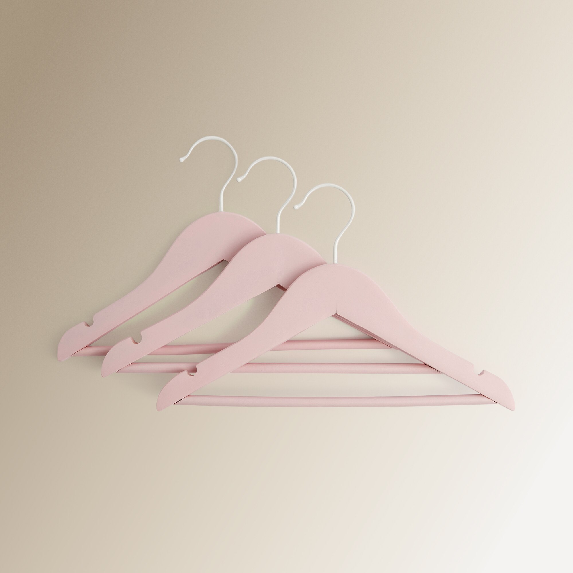 Imagem 0 de Conjunto de 3 Cabides de Madeira