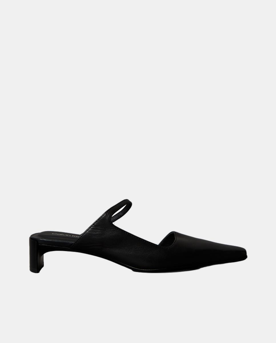 Calvin Klein - Tacón destalonado de piel.