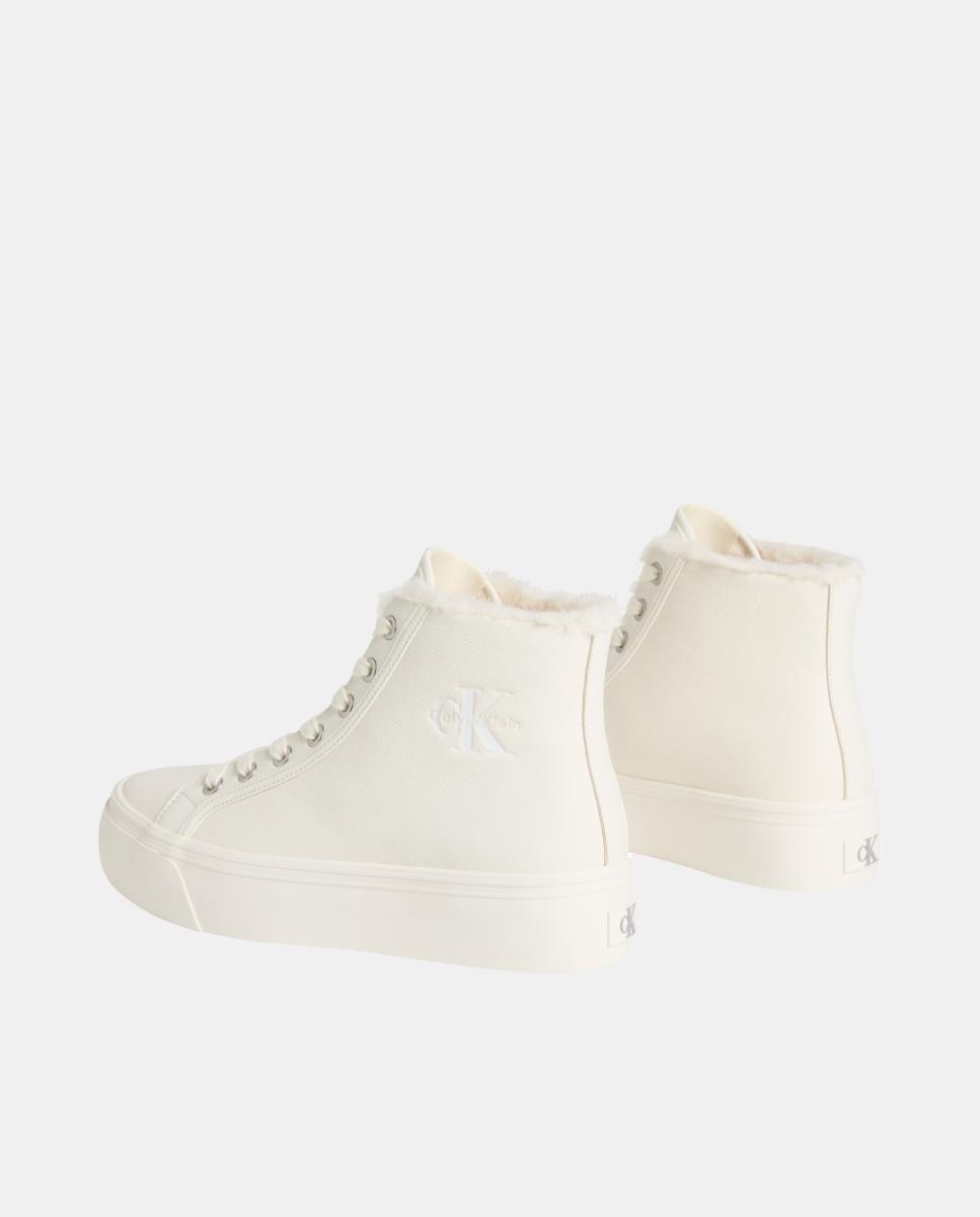 Sapatilhas em Pele Creme-3