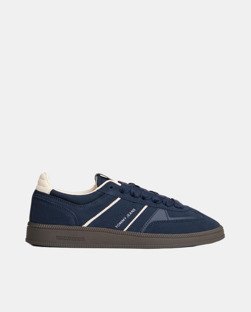 Tommy Hilfiger - Tenis de plataforma en piel brillante con estilo moderno..