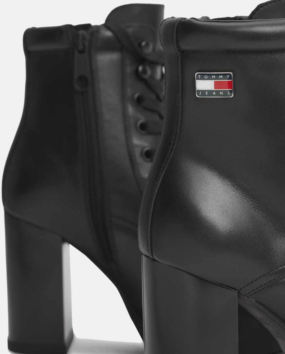Botins com Atacadores e Salto Alto Preto-4