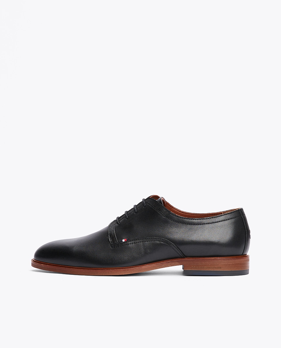 Sapatos em Pele com Insígnia Traseira Preto-5