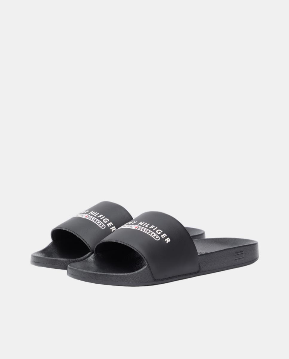 Chinelos Lisos com Logótipo em Relevo Preto-3