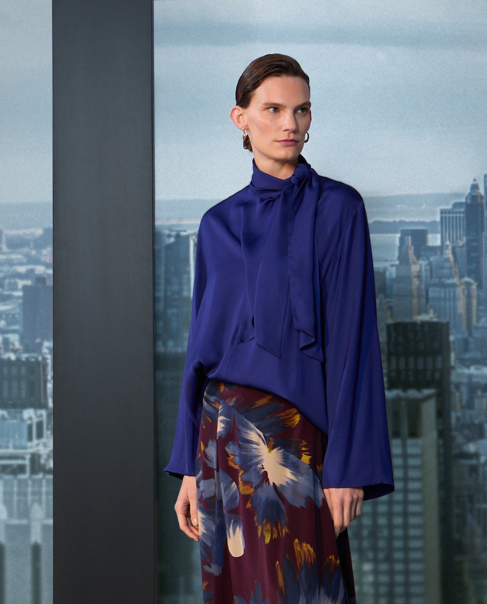 Blusa de Gola com Laço 440 Azulão-2