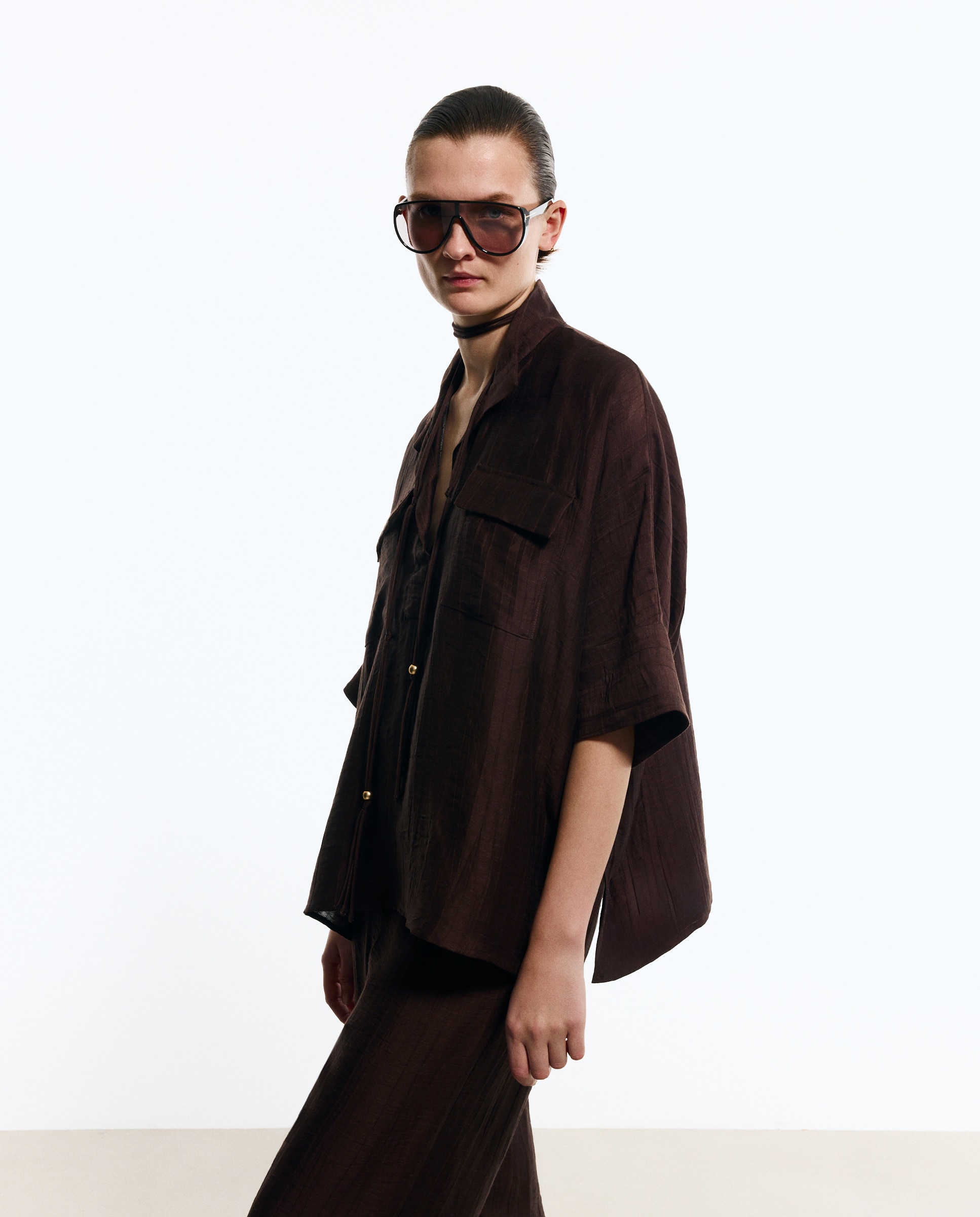Blusa com Bolsos Castanho-2