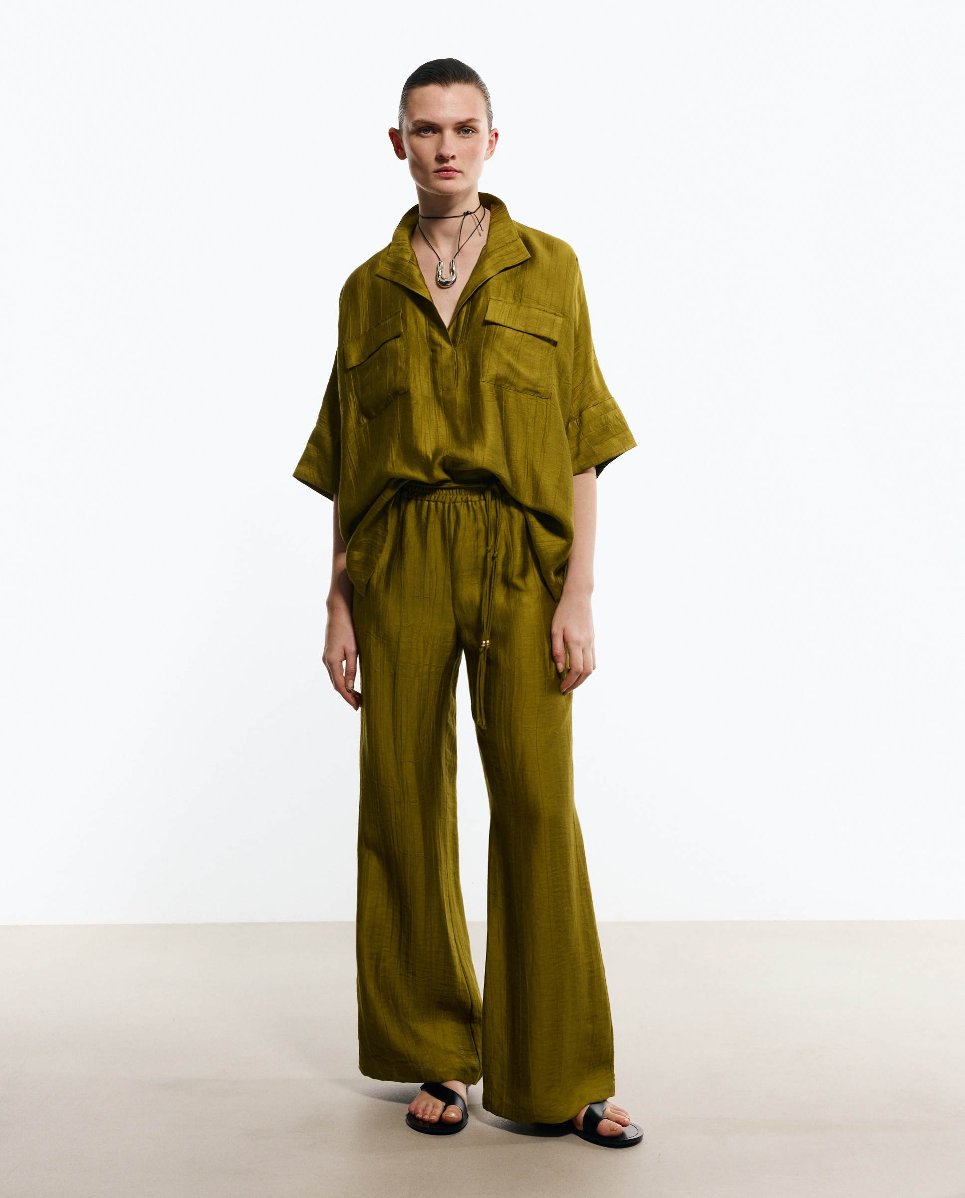 Blusa com Bolsos Verde-2