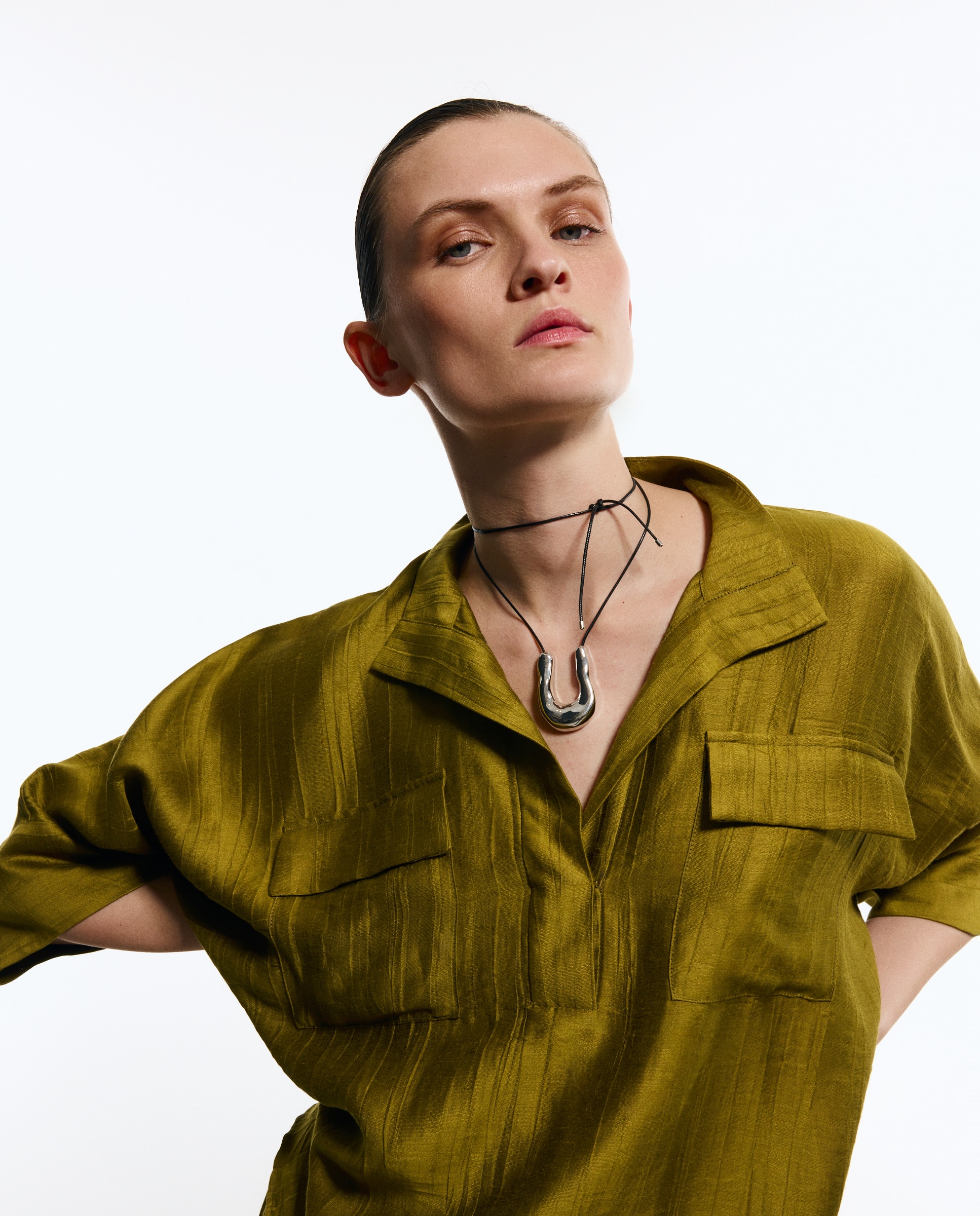Blusa com Bolsos Verde-3